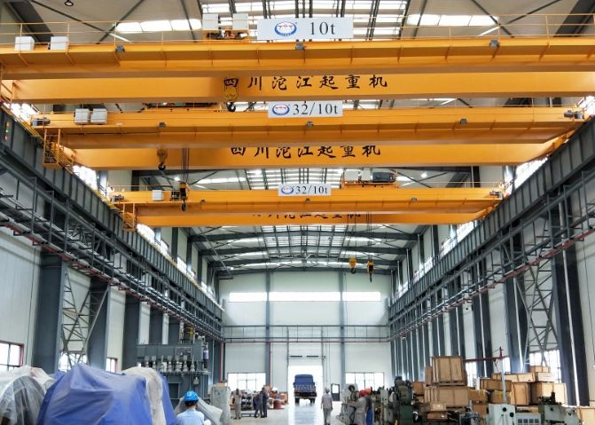 2.1、雙梁起重機（多臺同步聯(lián)動）.jpg