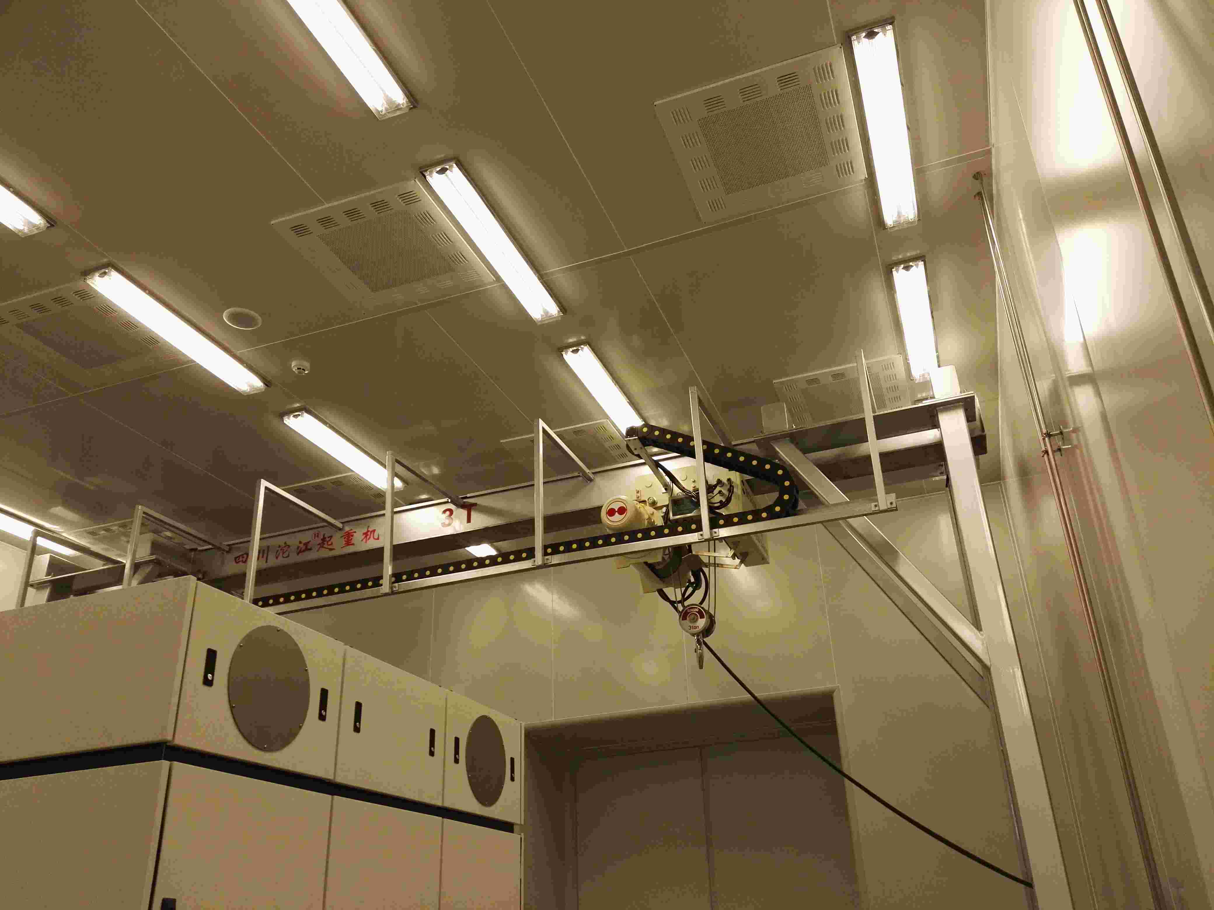 14、光電所：潔凈無塵起重機(jī).jpg